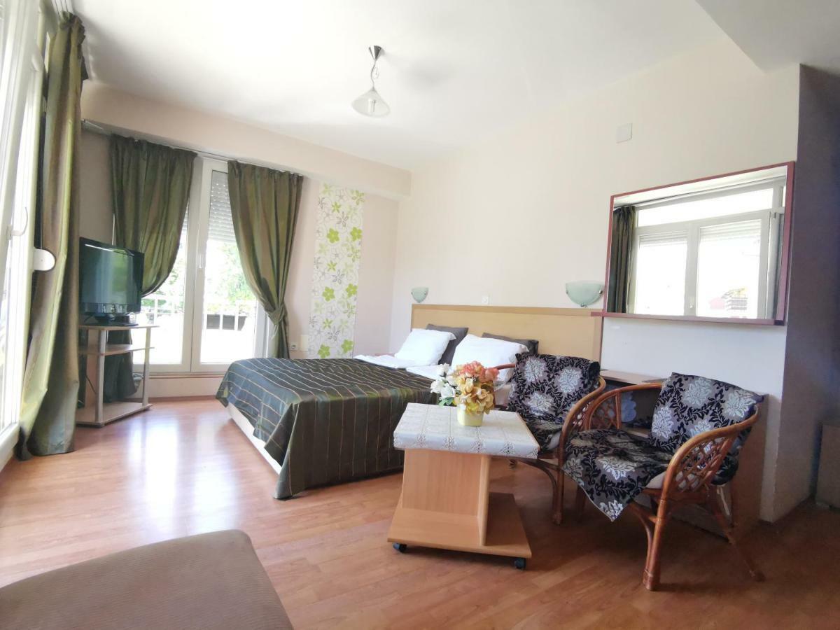 De Lux Apartments Kosta Center โอครีด ภายนอก รูปภาพ